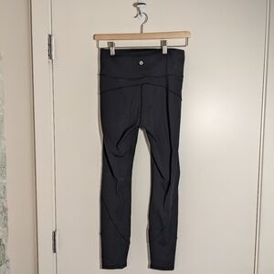 Lululemon Size 8 Black Cropped Leggings